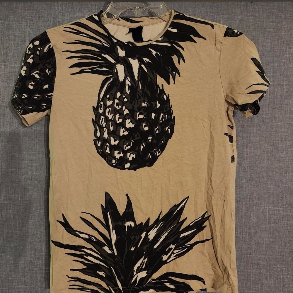 H&M Beige Short Sleeve Tee with Black Pineapple Print